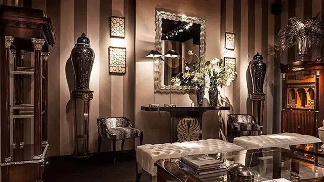 مجموعه من الاثاث الايطالي الجميل