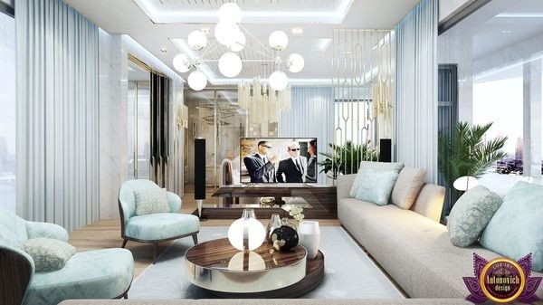 Elegant bedroom ceiling details