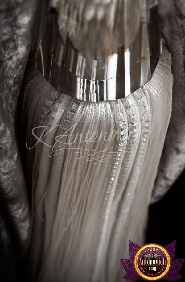 Curtain accessories with tassels and crystals