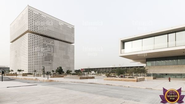 منزل معمارى حديث أنيق بنوافذ كبيرة