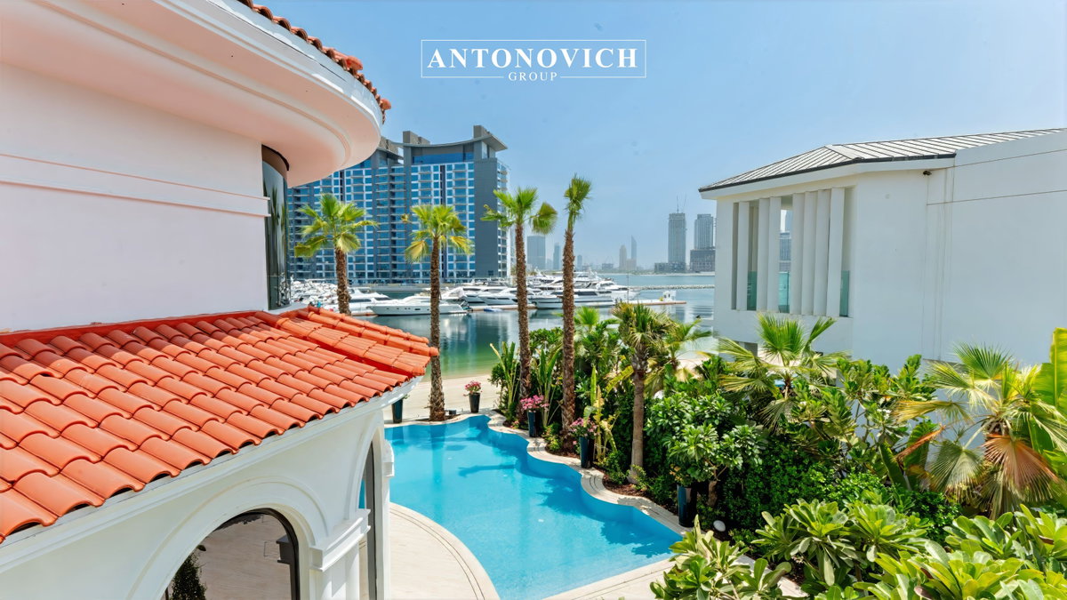 Luxury Villa Transformation at Palm Jumeirah: Exterior, Landscape, and Swimming Pool Design