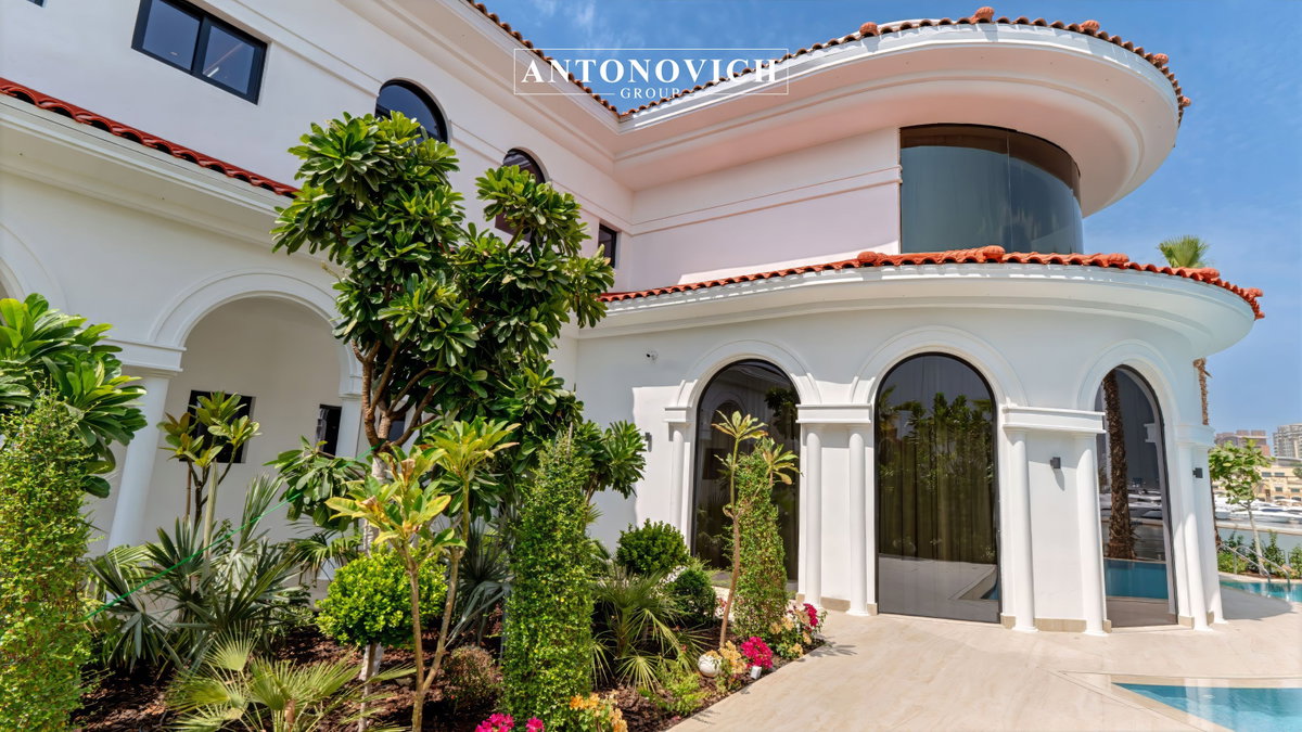 Luxury Villa Transformation at Palm Jumeirah: Exterior, Landscape, and Swimming Pool Design