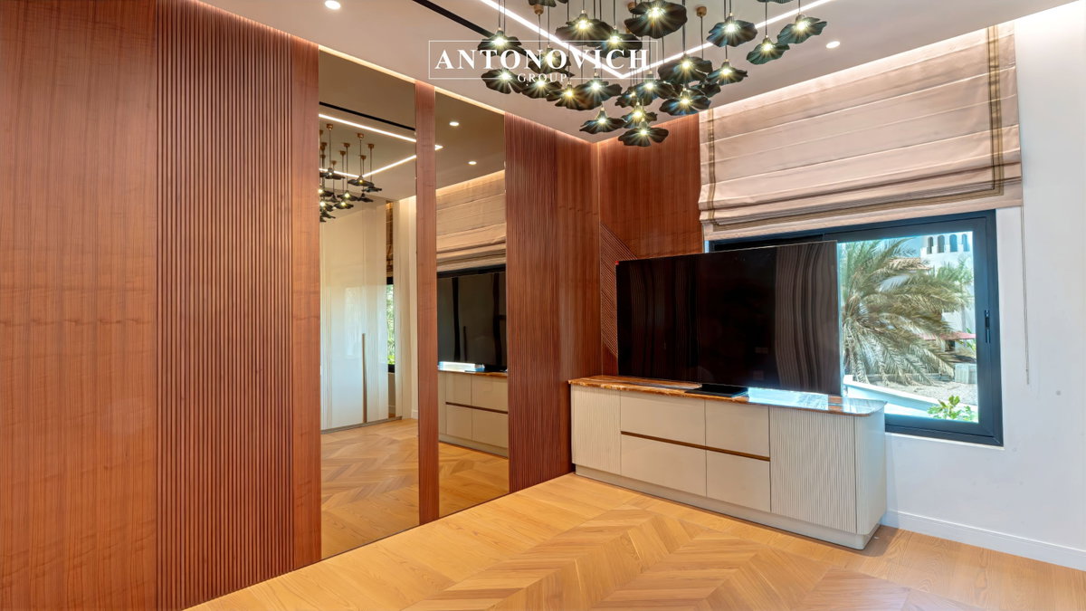 Palm Jumeirah Villa Interior Renovation &amp; Fit-Out: A Masterpiece by Antonovich Group