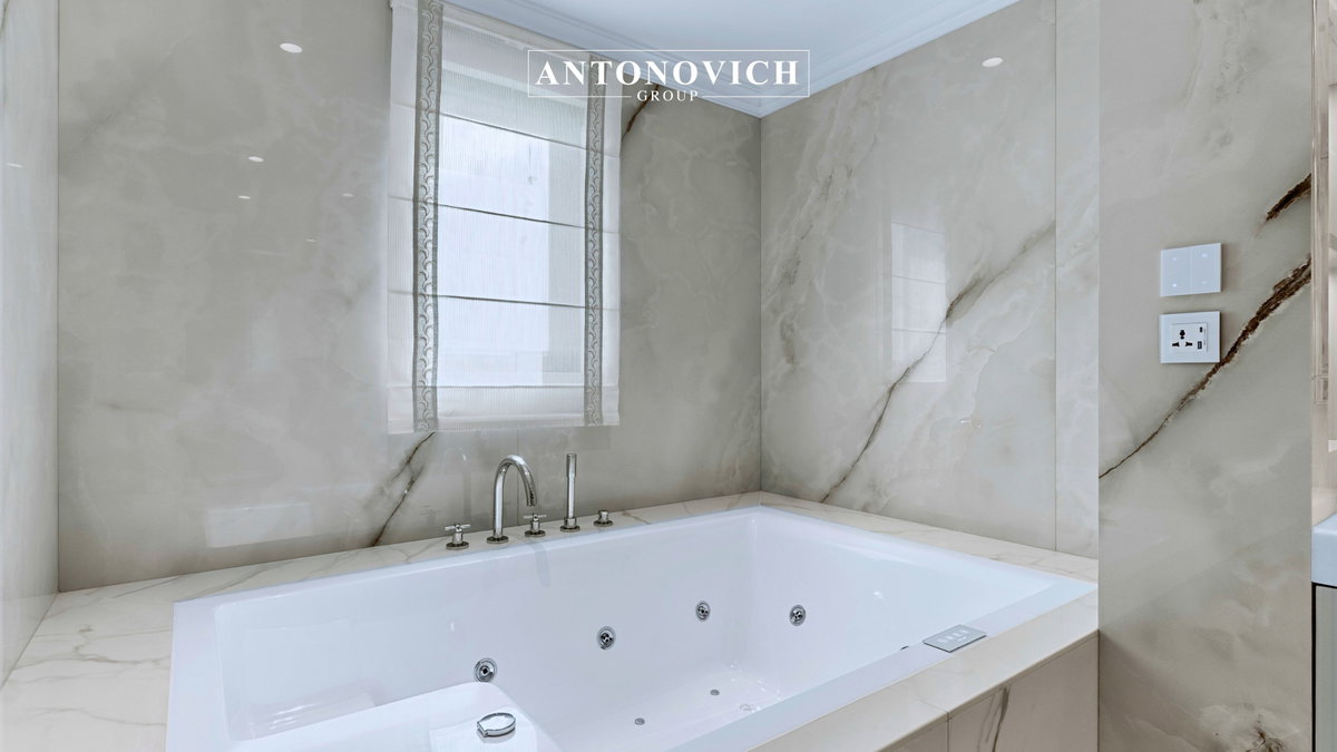 Luxury Bathroom Interior Design &amp; Implementation for Meadows Dubai Villa