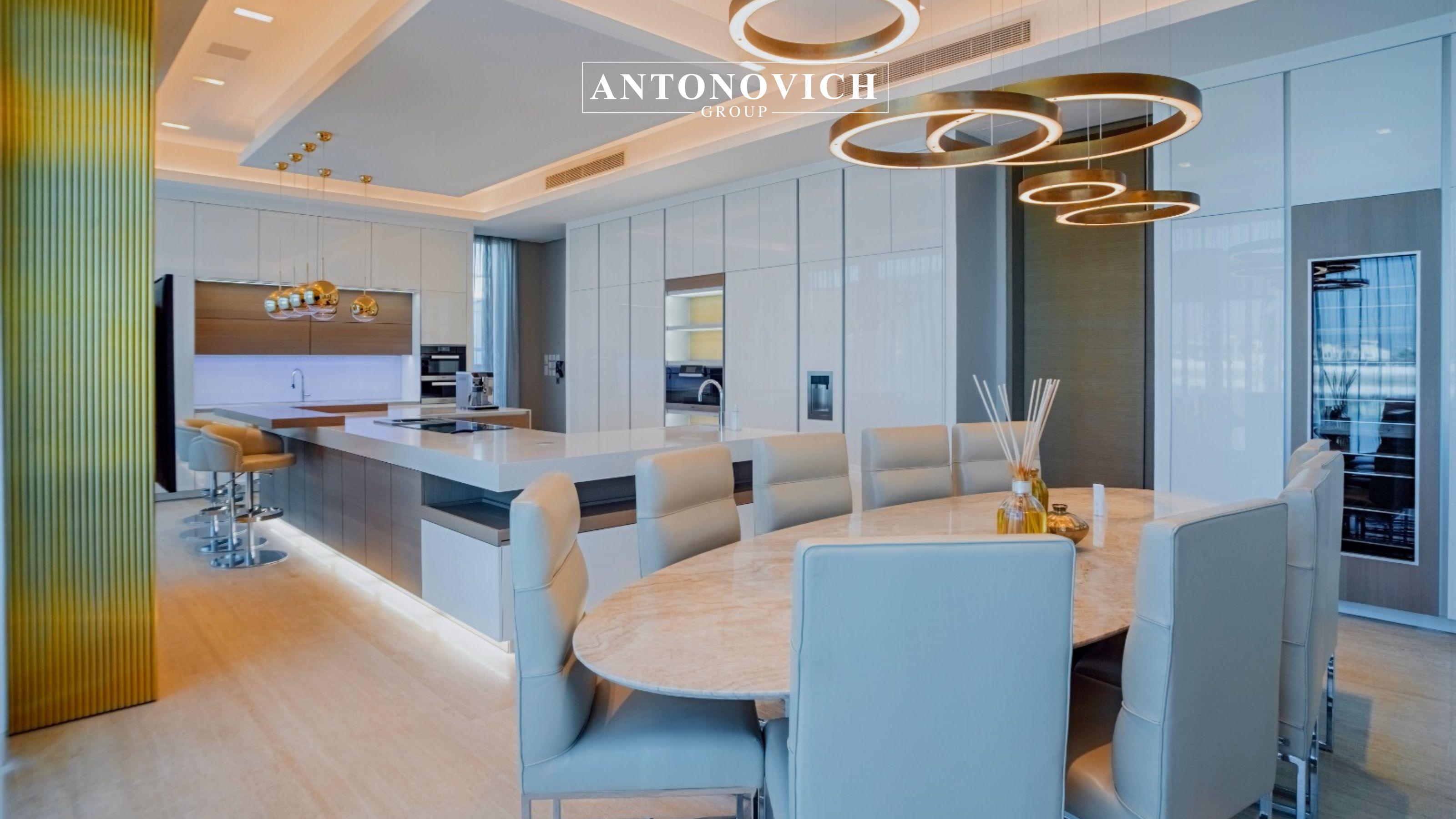 An Iconic Dining & Kitchen Interior for a Palm Jumeirah Luxury Villa An Iconic Dining & Kitchen Interior for a Palm Jumeirah Luxury Villa