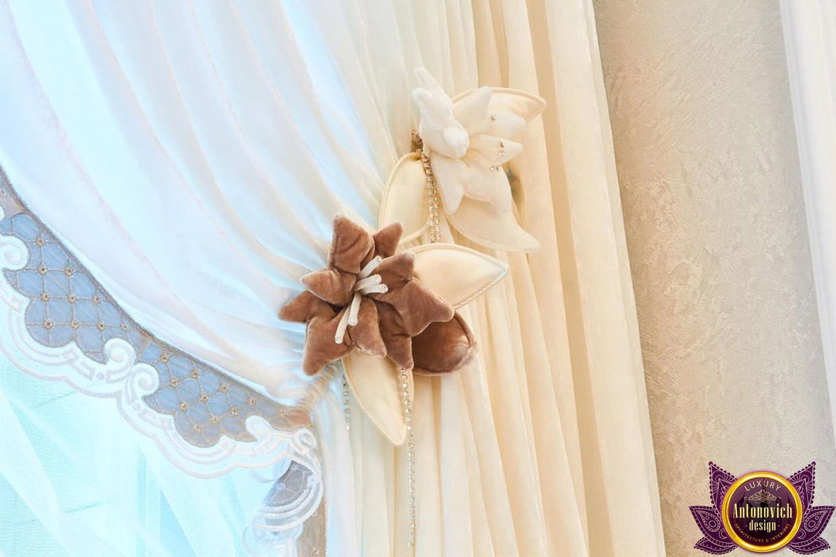 Curtains and trims detail