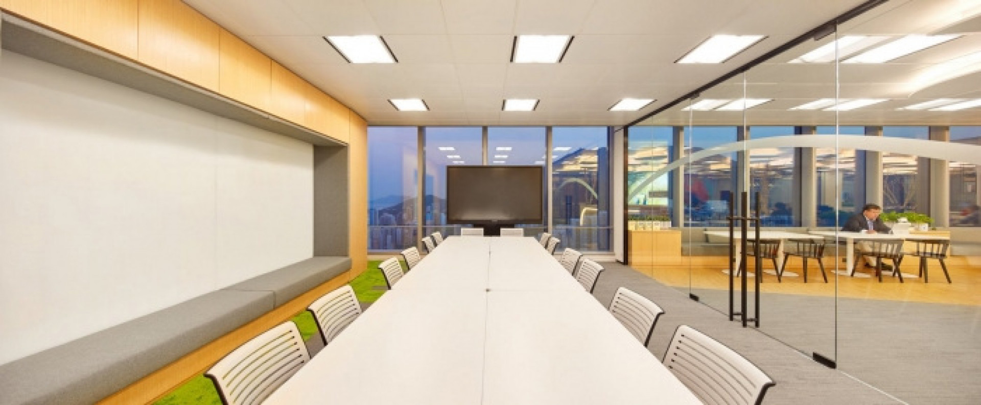 Отделка офиса в Дубае: интерьер и fit-out