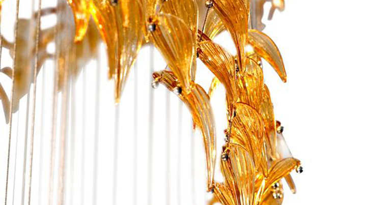 الثريا الأنيق مع التصاميم الفاخرة