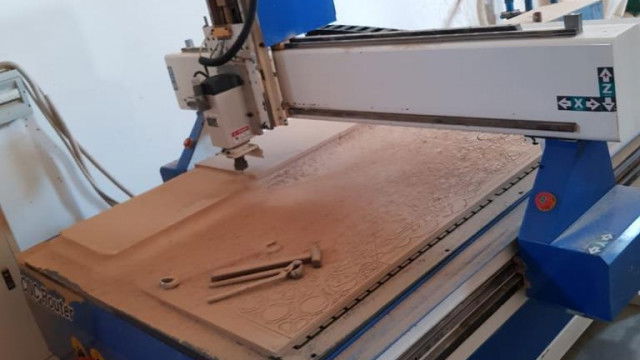 دقة متناهية: ديكورات نحت CNC تحول المساحات