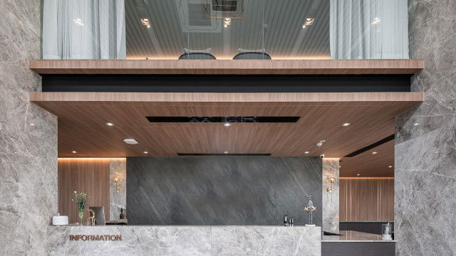 Роскошный современный дизайн интерьера клиники