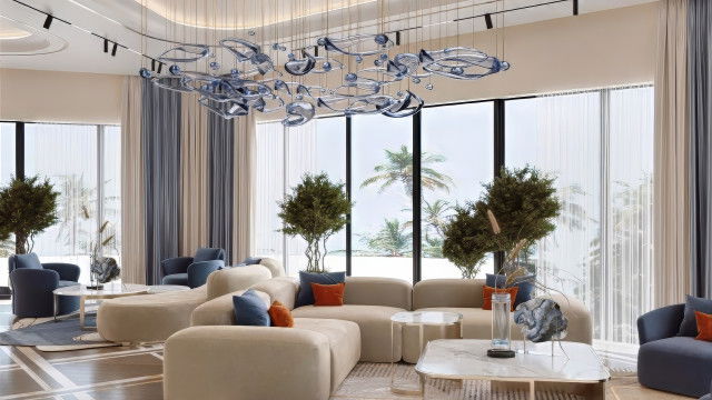 Просторный золотисто-белый интерьер гостиной