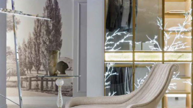 أثاث ملكي كلاسيكي