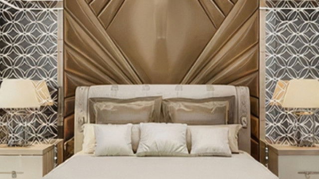 Роскошный золотой интерьер спальни в Дубае