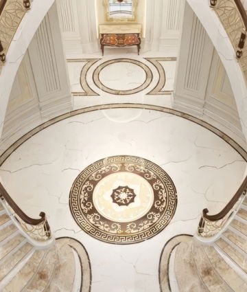 Entrance Design in a Classic Villa