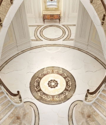 Entrance Design in a Classic Villa