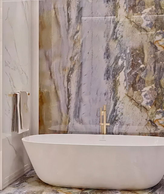 Идея светлого дизайна ванной комнаты