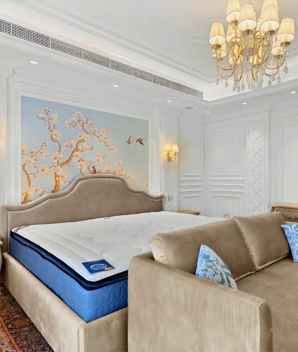 Exquisite Bedroom Interior Renovation Services for Modern Villas