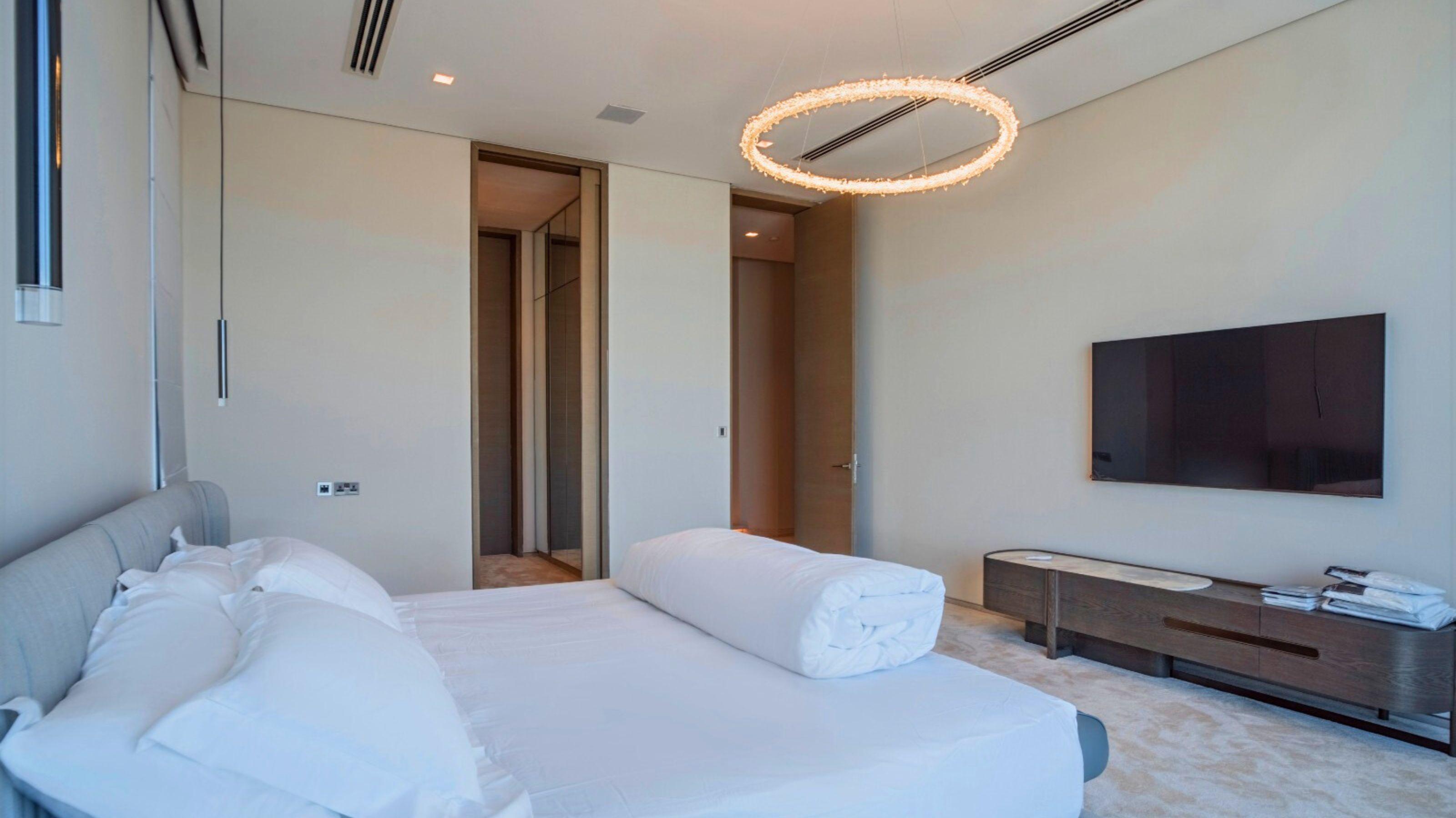 Luxury Bedroom and Bathroom Renovation Excellence in Palm Jumeirah