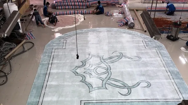 The Craftsmanship Behind Custom-Made Carpets and Rugs