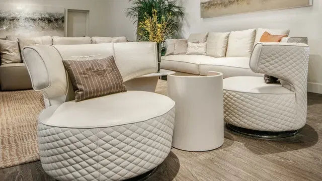 Элегантные дизайнерские кресла — премиум-комфорт и качество