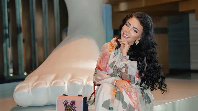 Изысканные настольные лампы: авторские модели ручной работы