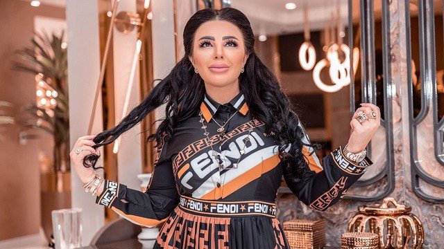 Исследование дизайна ковров: сплав геометрии и цветочных узоров