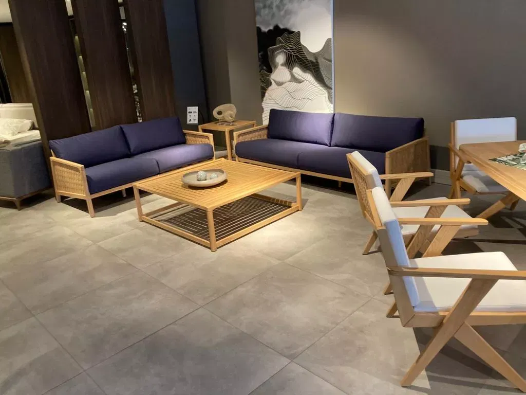 الدليل النهائي لأثاث الخشب الفاخر في دبي