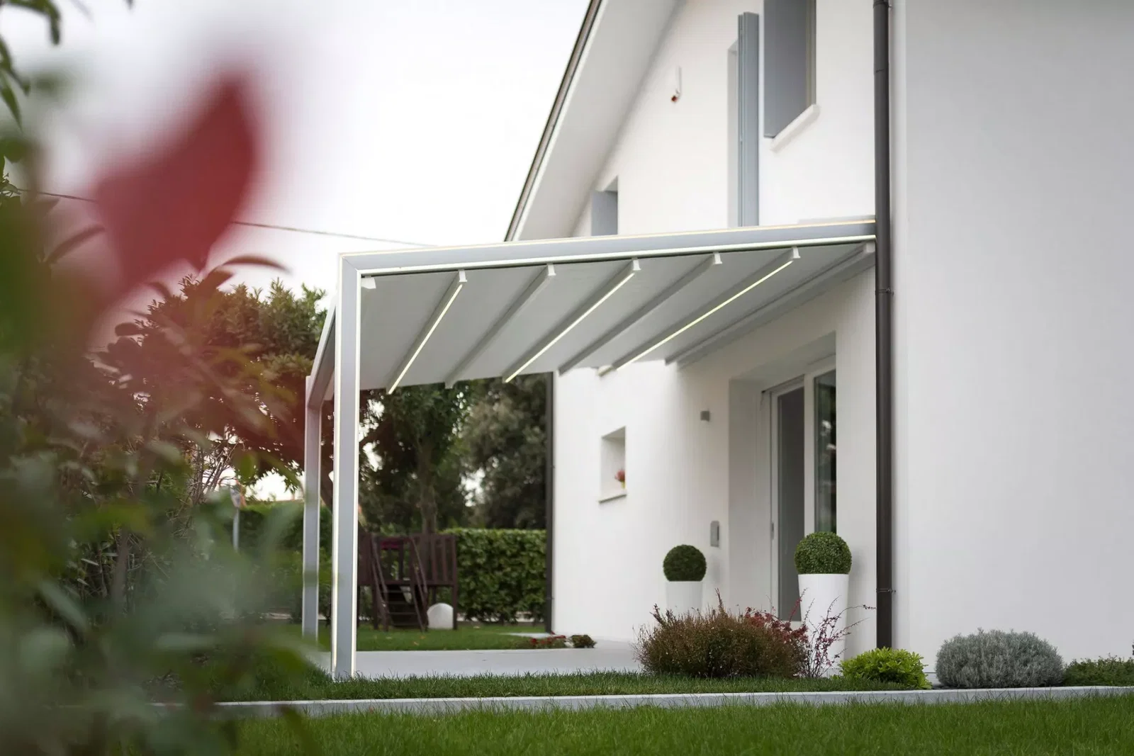 Innovative Pergola Designs for Residential and Commercial Spaces