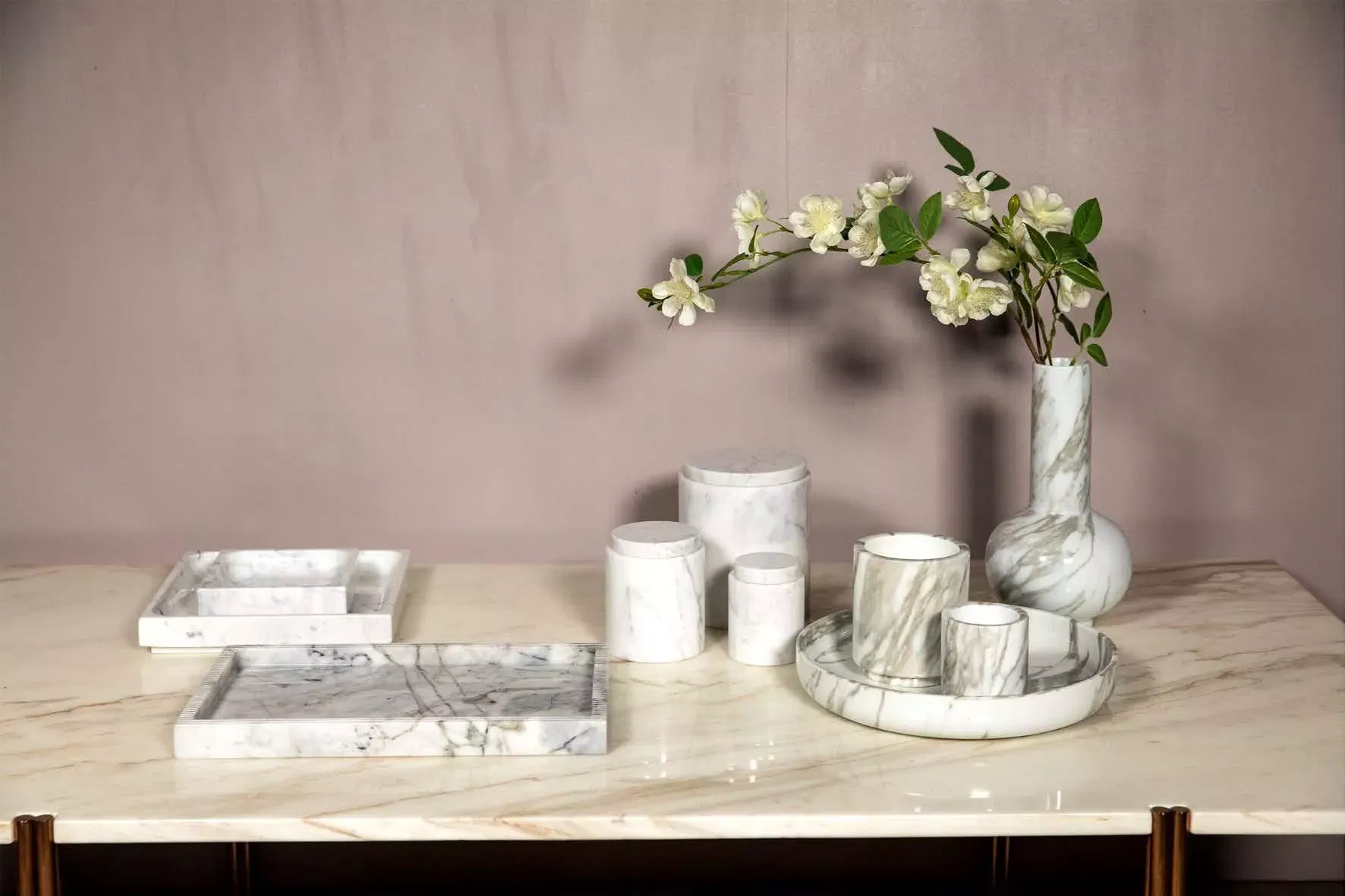 Exquisite Luxury Vases to Enhance Your Home Decor