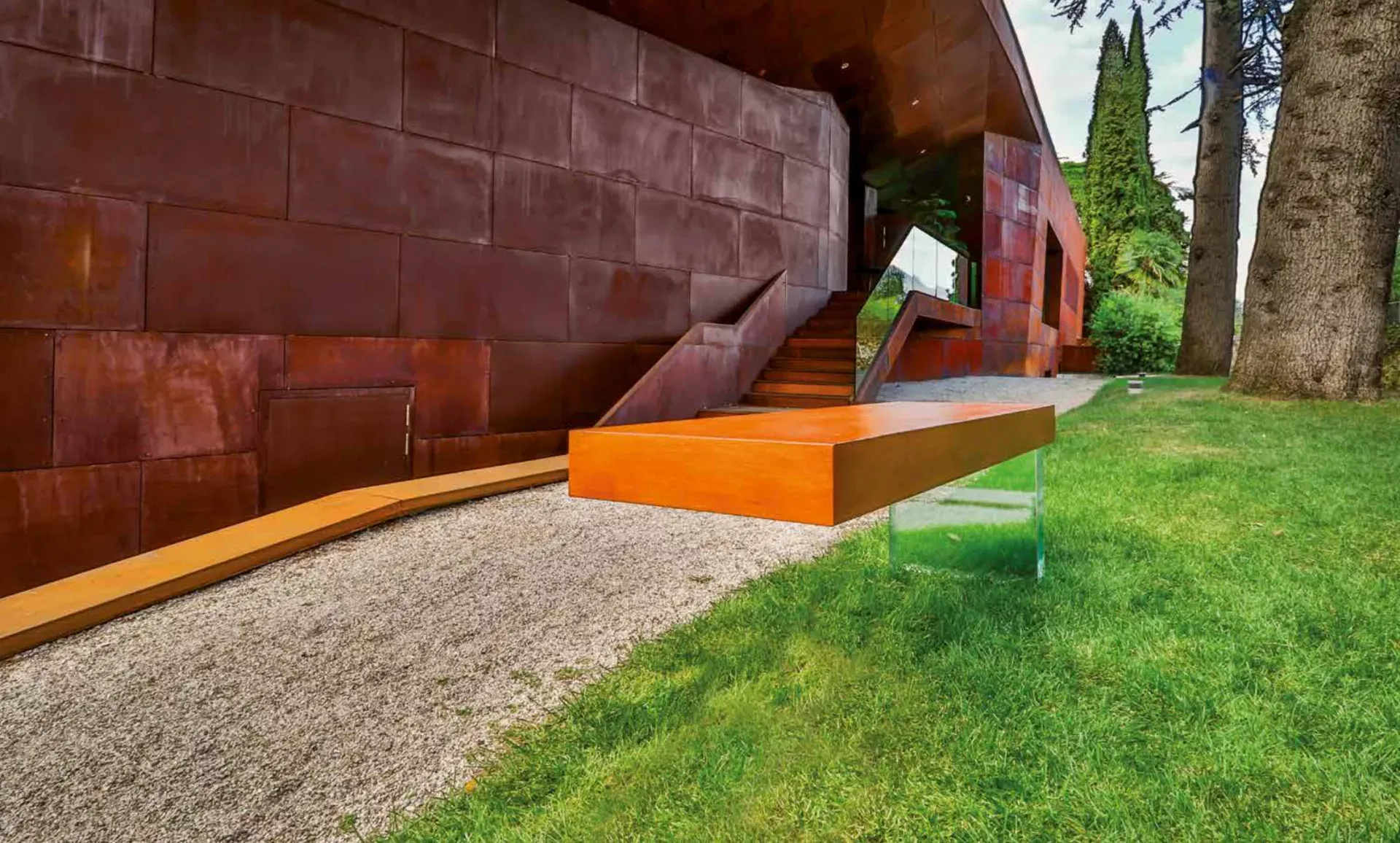 The Expert's Guide to Purchasing Glass Furniture