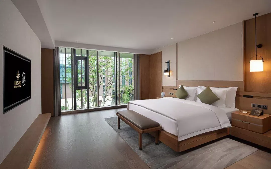 Elevating Hotel Room Interior Design with the Timeless Charm of Wood