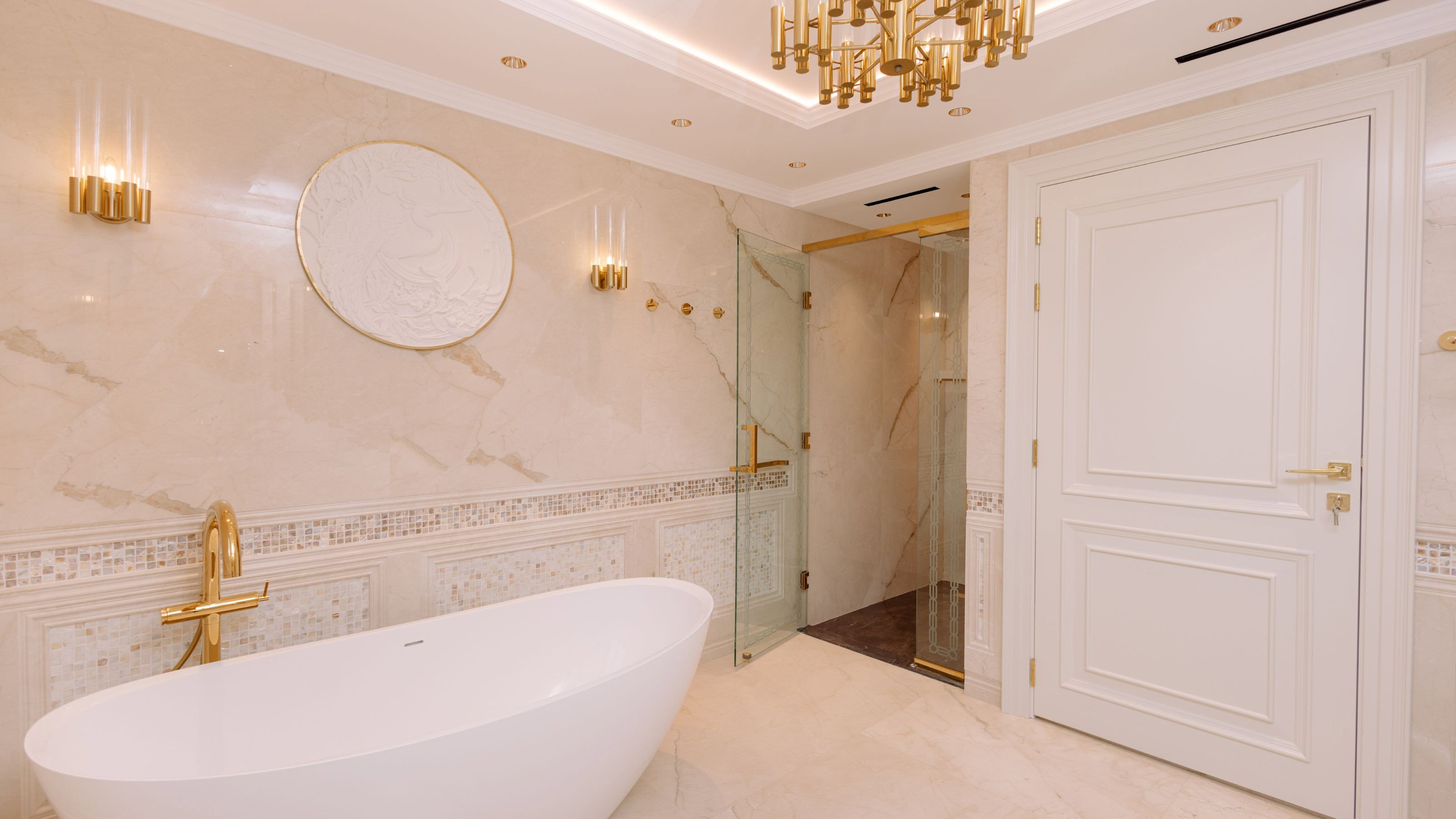 LUXURY VILLA FIT-OUT COMPANY: BATHROOM INTERIOR DESIGN IN LA MER DUBAI