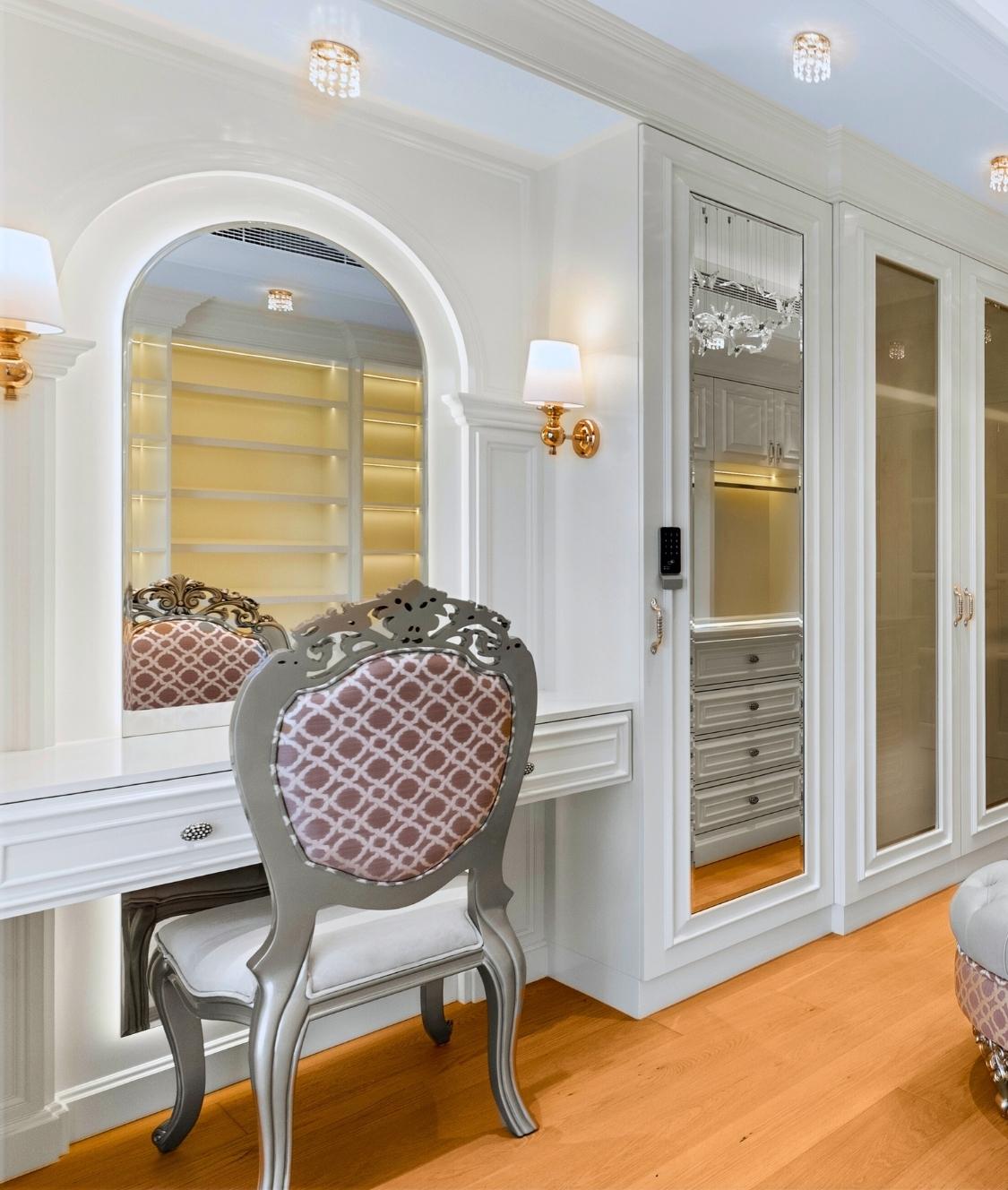 Best Villa Fit Out Contractor Dubai: Luxury Dressing Room Joinery by Antonovich Group